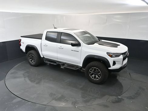 Used 2026 Chevrolet Colorado ZR2 w/ Technology Package AWD/4WD image 33