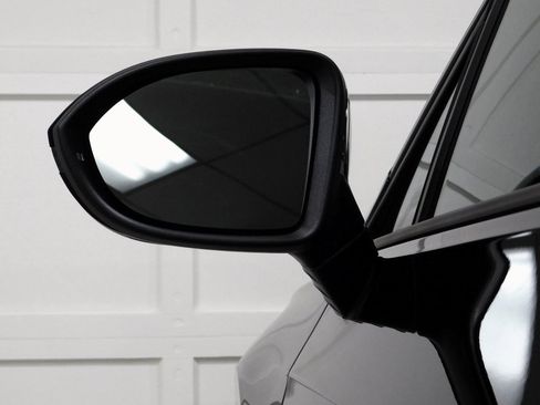 Used 2025 Volkswagen Golf image 26