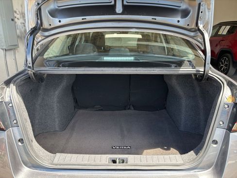 Used 2025 Nissan Versa SV FWD image 29