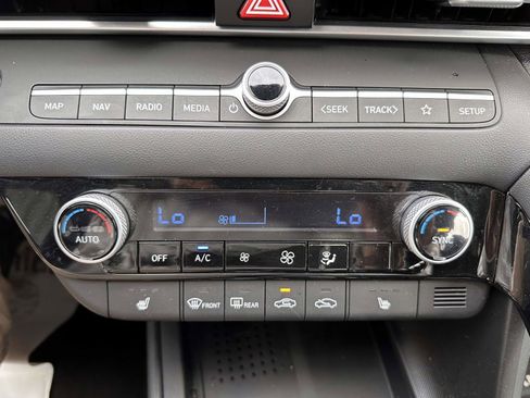 Used 2023 Hyundai Elantra SEL w/ Convenience Package FWD image 22