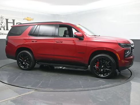 Used 2025 Chevrolet Tahoe RST w/ Advanced Technology Package AWD/4WD image 2