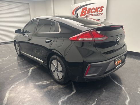 Used 2022 Hyundai Ioniq SE image 4