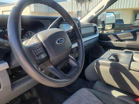 Used 2023 Ford F350 XLT AWD/4WD image 6