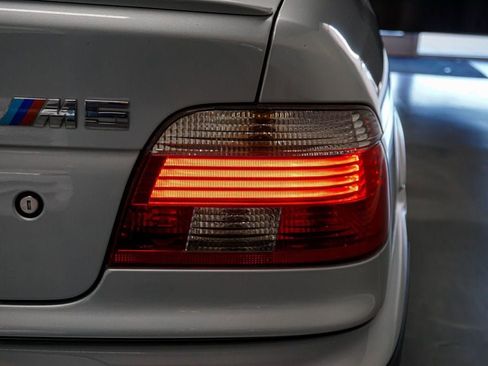Used 2002 BMW M5 RWD image 81
