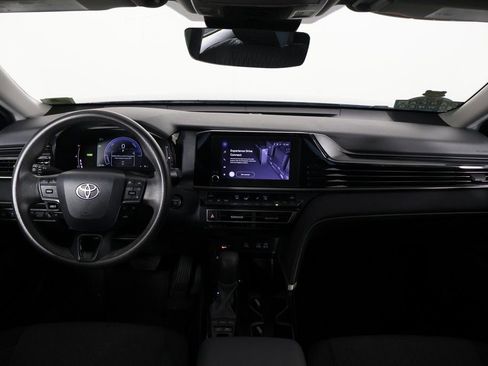 Used 2025 Toyota Camry LE image 8