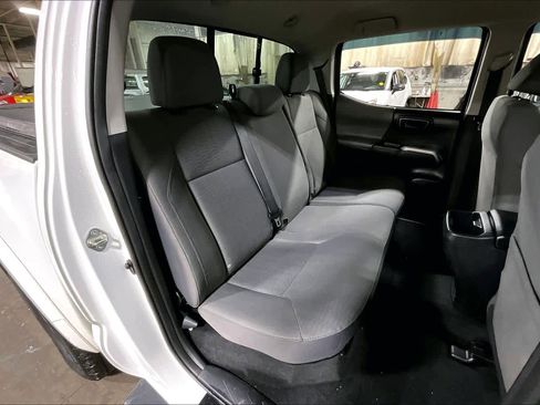 Used 2017 Toyota Tacoma SR5 w/ Tow Package image 20