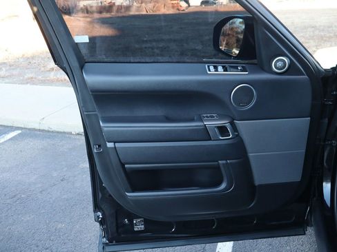 Used 2019 Land Rover Range Rover HSE image 23