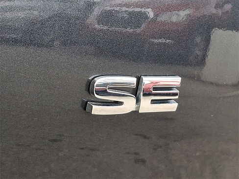 Used 2024 Mitsubishi Outlander SE Black Edition image 32