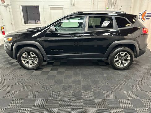 Used 2019 Jeep Cherokee Trailhawk AWD/4WD image 6
