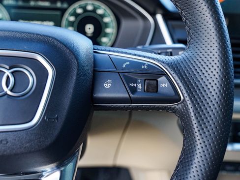 Certified 2025 Audi Q5 2.0T Premium Plus image 13