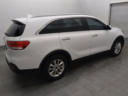 Used 2018 Kia Sorento FWD image 10