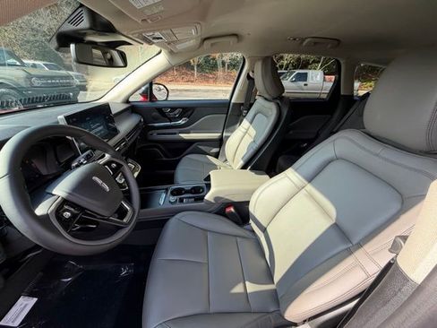 New 2026 Lincoln Corsair Premiere image 15