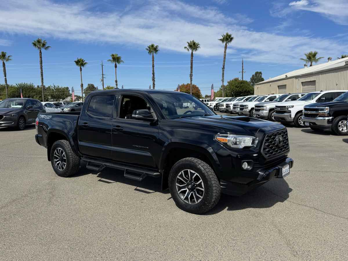 Used 2022 Toyota Tacoma TRD Sport w/ TRD Premium Sport Package AWD/4WD image 14