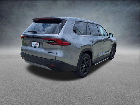 Used 2025 Toyota Grand Highlander FWD image 9