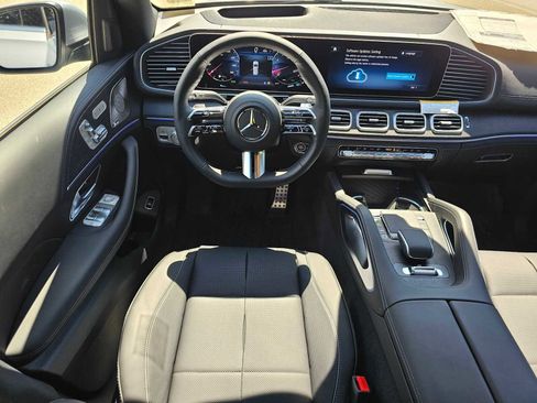 New 2026 Mercedes-Benz GLS 580 4MATIC image 21