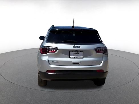 Used 2025 Jeep Compass Limited image 12