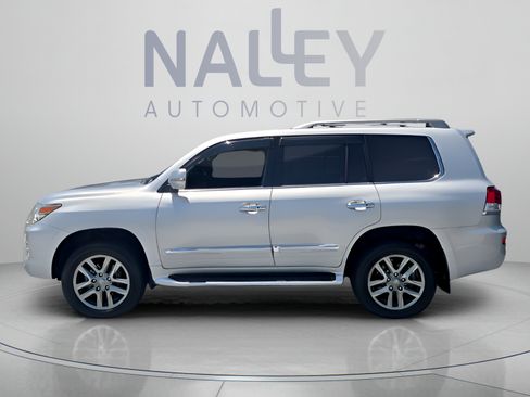 Used 2015 Lexus LX 570 4WD image 2