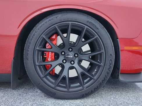 Used 2016 Dodge Challenger SRT Hellcat image 17