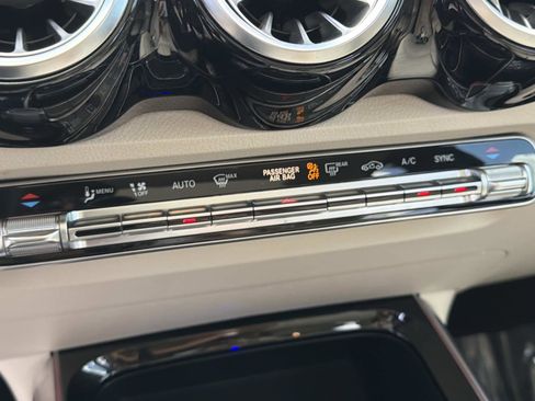 Used 2023 Mercedes-Benz GLB 250 image 23