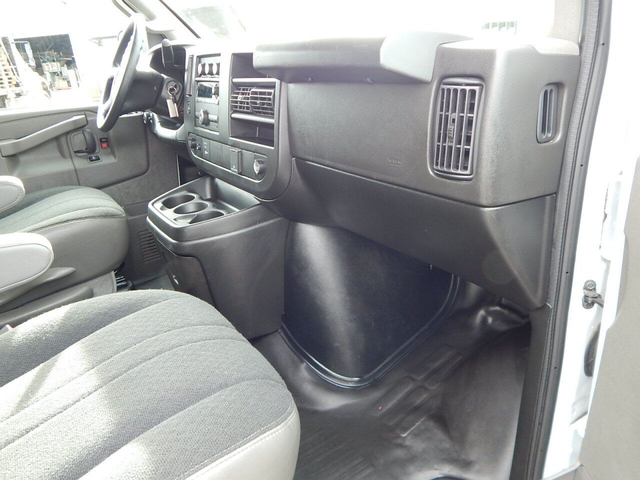 Used 2024 Chevrolet Express 2500 w/ Driver Convenience Package RWD image 21