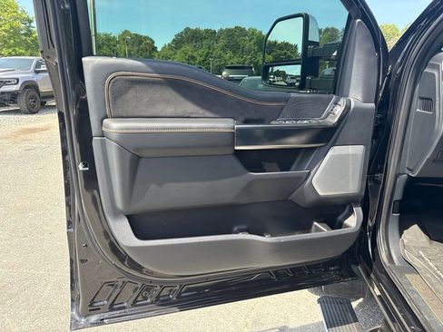 Used 2024 Ford F350 Platinum w/ FX4 Off-Road Package AWD/4WD image 29