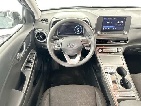 Used 2023 Hyundai Kona SE image 10