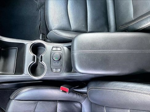 Used 2020 GMC Terrain SLT AWD/4WD image 15