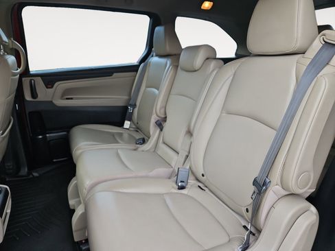 Used 2022 Honda Odyssey Touring image 13