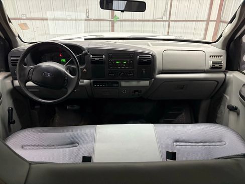 Used 2005 Ford F450 2WD Crew Cab Super Duty image 33