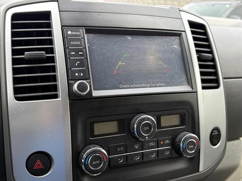 Used 2020 Nissan Frontier SV w/ Midnight Edition Floor Mats image 9