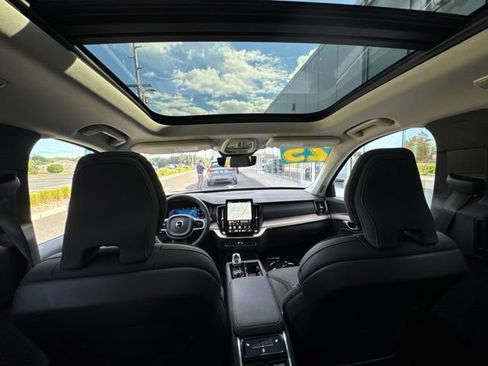 Certified 2025 Volvo XC90 B6 Plus AWD/4WD image 18