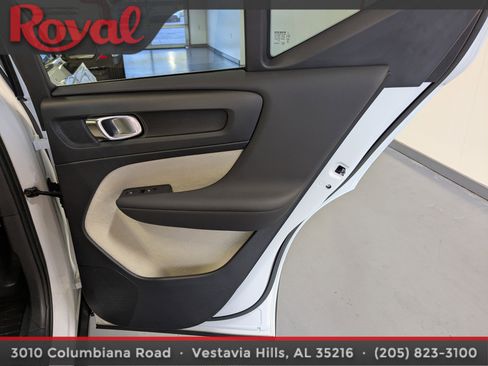 Used 2023 Volvo XC40 B5 Plus w/ Protection Package Premier image 9