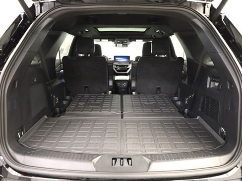 Used 2025 Ford Explorer ST-Line w/ Premium Package image 38