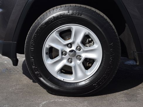 Used 2016 Jeep Grand Cherokee Laredo w/ Quick Order Package 23E image 33