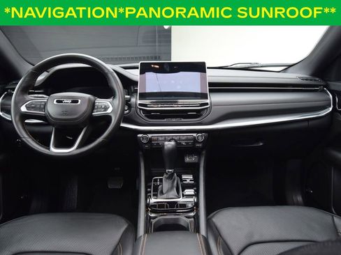 Used 2022 Jeep Compass Limited w/ (RED) Package image 4