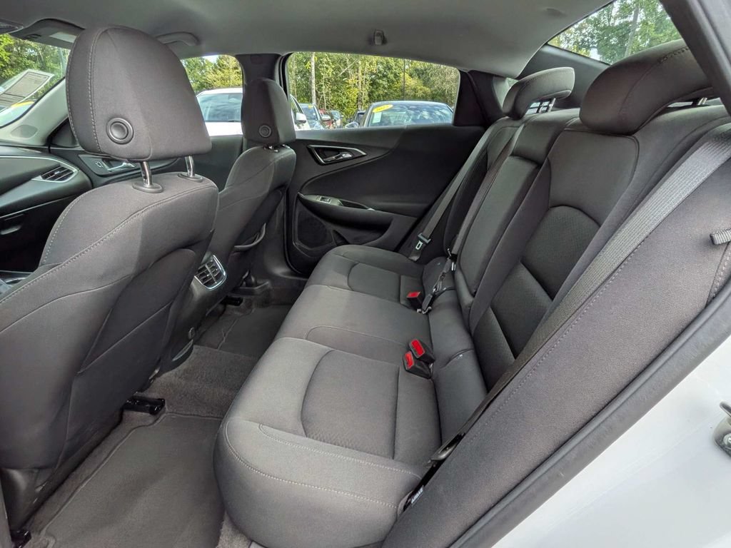 Used 2025 Chevrolet Malibu LT FWD image 13