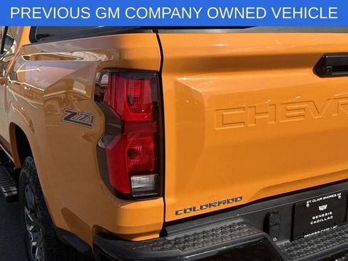 Used 2025 Chevrolet Colorado Z71 w/ Technology Package AWD/4WD image 39