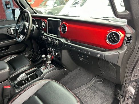 Used 2019 Jeep Wrangler Unlimited Rubicon image 38