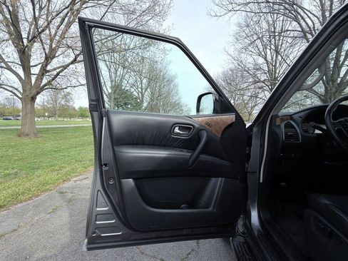 Used 2021 Nissan Armada SL w/ Captain's Chairs Package AWD/4WD image 20
