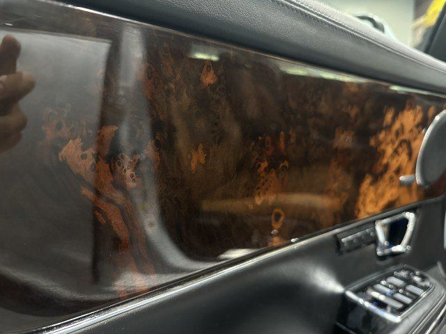 Used 2016 Jaguar XJ R-Sport RWD image 7