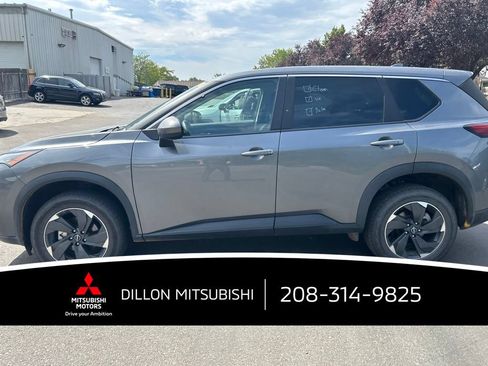 Used 2025 Nissan Rogue SV AWD/4WD image 17