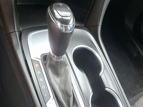 Used 2018 Chevrolet Equinox LT image 18