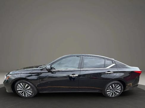 Used 2023 Nissan Altima 2.5 SV FWD image 8