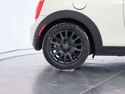 Used 2019 MINI Cooper 2-Door Hardtop image 28