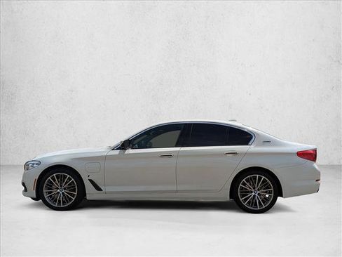 Used 2018 BMW 530e w/ Premium Package 2 RWD image 8