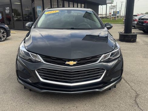 Used 2018 Chevrolet Cruze LT w/ LT Convenience Package image 3