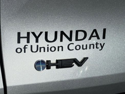 Used 2025 Toyota Sienna XSE w/ XSE Plus Package image 29