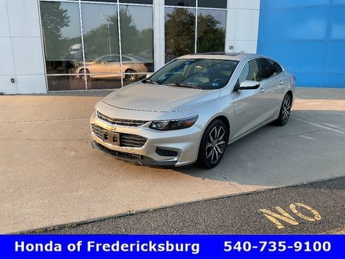 Used 2016 Chevrolet Malibu LT w/ Leather Package FWD image 2