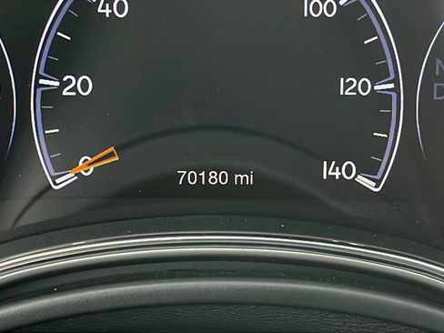 Used 2018 Jeep Grand Cherokee Altitude AWD/4WD image 14