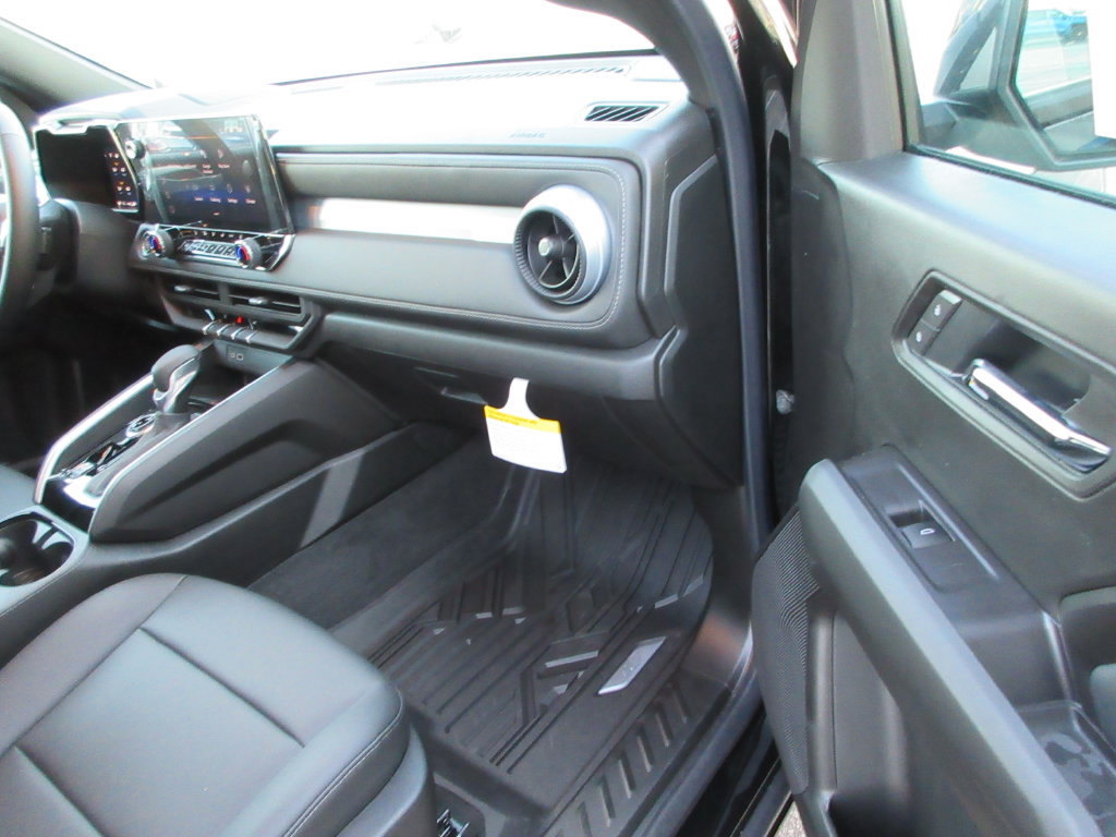 New 2026 Chevrolet Colorado LT w/ LT Convenience Package AWD/4WD image 18